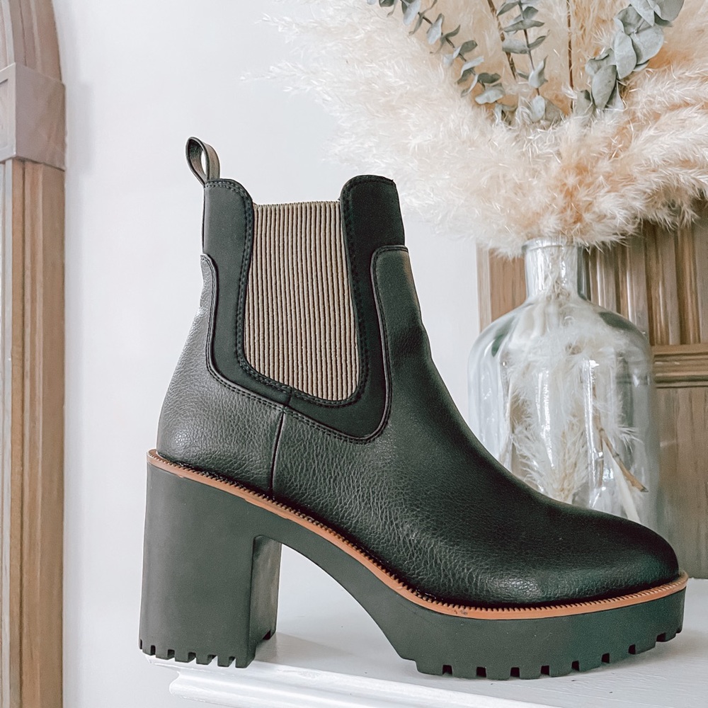 Chinese Laundry Booties size 7.5